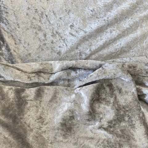 Remnant 80614 2.5m x 1.5m Crushed Velvet Light Silver