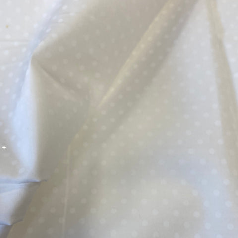 ** Remnant 150118 0.85m 100% Cotton White Self Spot - 114cm wide approx