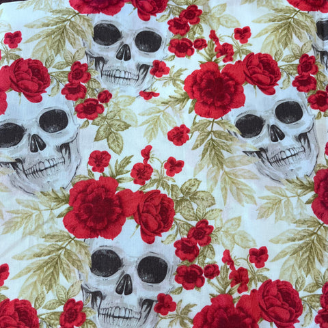 Remnant 011001 2m 100% Cotton - Skulls & Roses  - 114cm wide