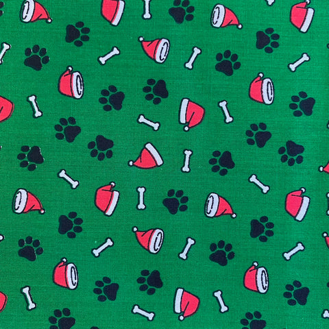 Remnant 021112 0.95m Christmas polycotton Paws Green - 112cm Wide approx