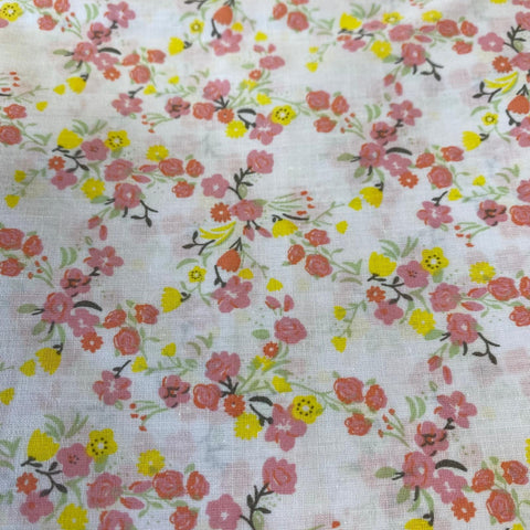 Remnant 290412  2.5m x 112 cm Polycotton Floral on white background just £7.00